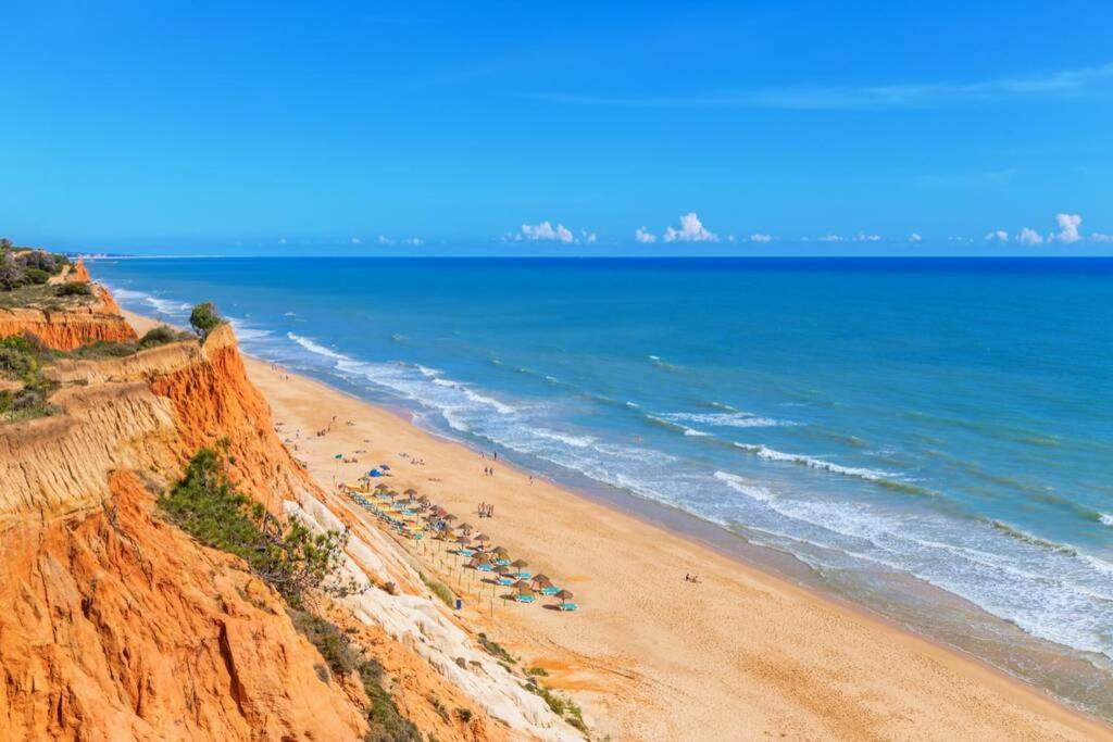 Sunny Oasis With Pool Apartment Albufeira